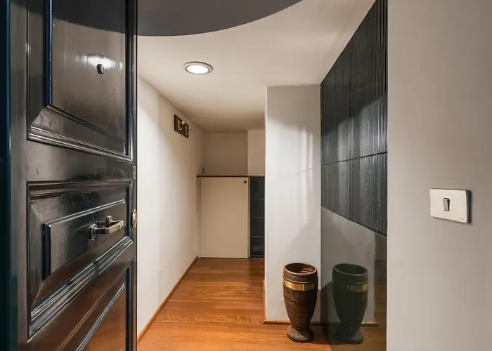 Iflat Pantheon 's Gem Apartment